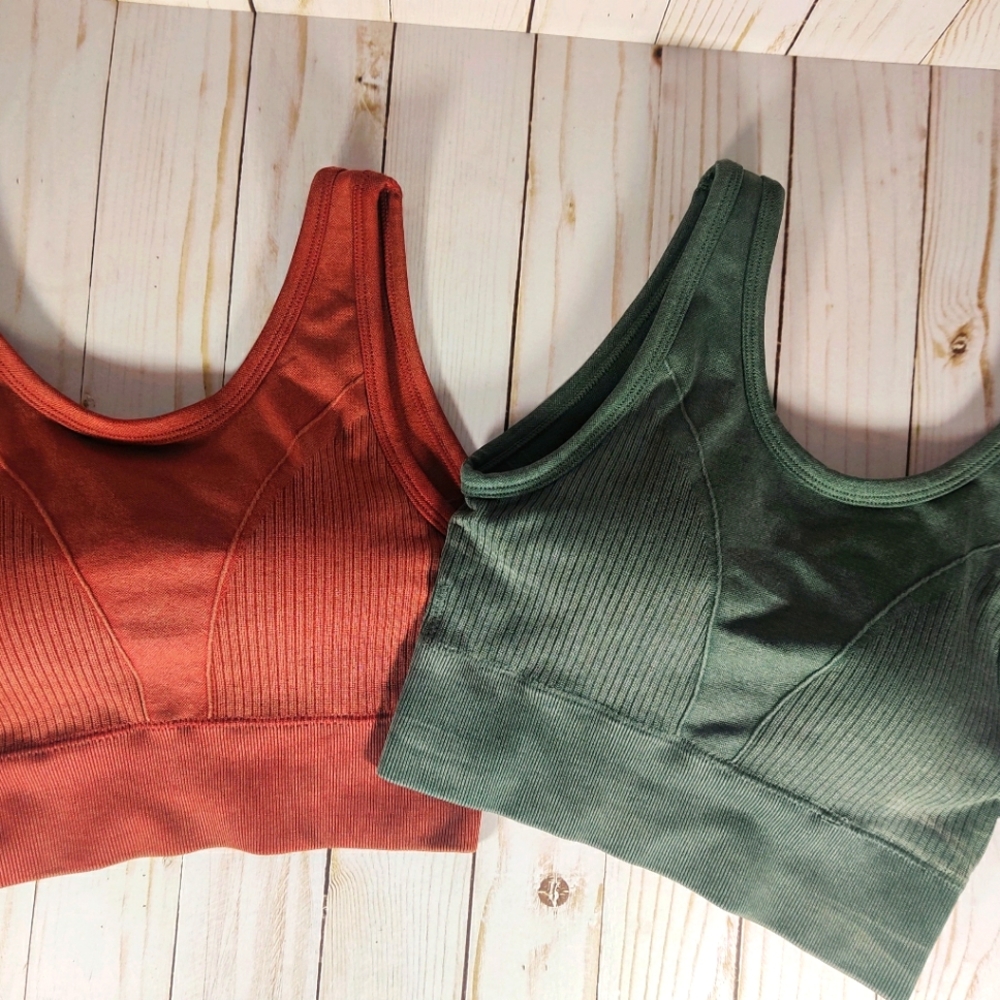 2 fall color sports bra size small in orange and green